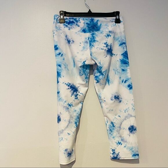Onzie White/Blue Tie Dyed Cropped Legging Size S/M - Picture 3 of 6